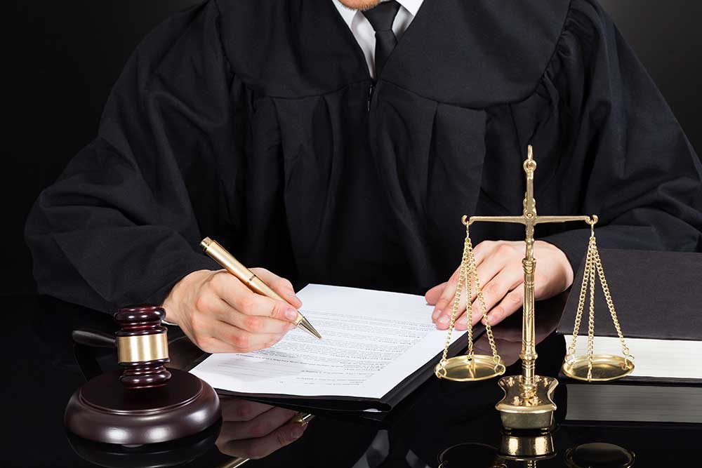 duruşma ceza emri avukat tazminat kamu hizmeti savcı